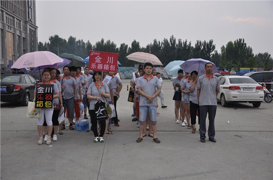 站隊整齊入場_副本