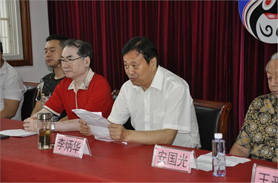 河北省票友協(xié)會(huì)主席李炳華發(fā)言