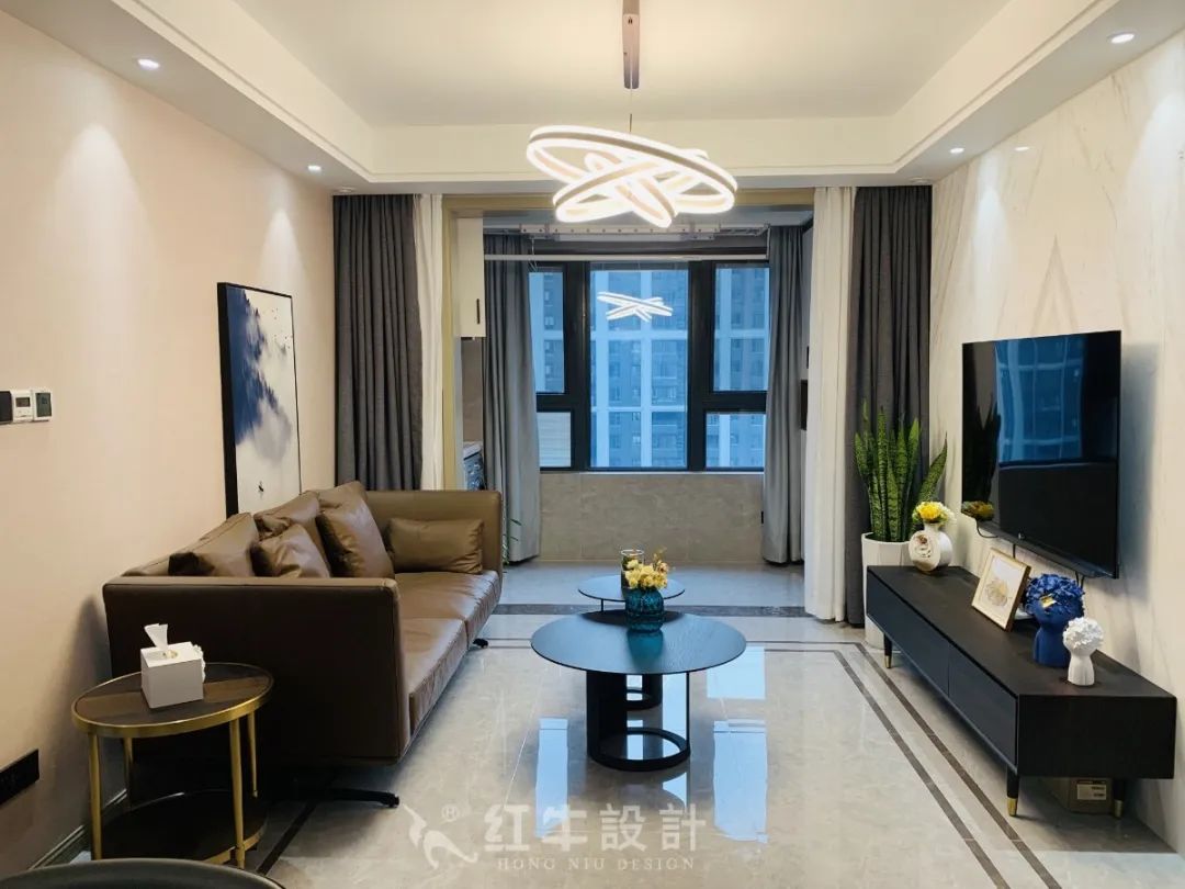 最美畢業(yè)照 ④--保利國際社區(qū)96㎡現(xiàn)代風(fēng)格“成品家”！01客廳
