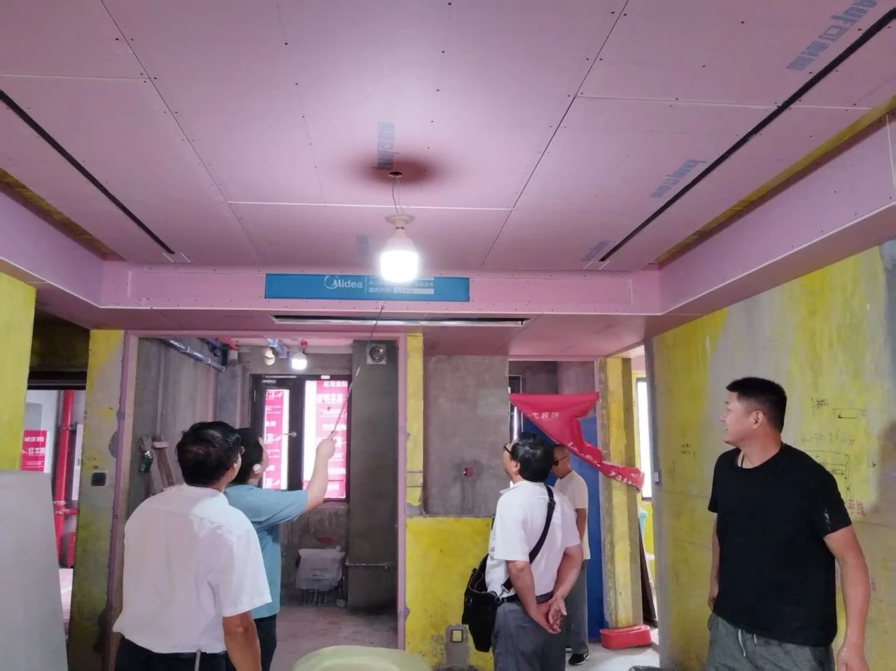 工地突擊巡檢：嚴(yán)苛落實(shí)工藝標(biāo)準(zhǔn)，全力護(hù)航工程質(zhì)量！