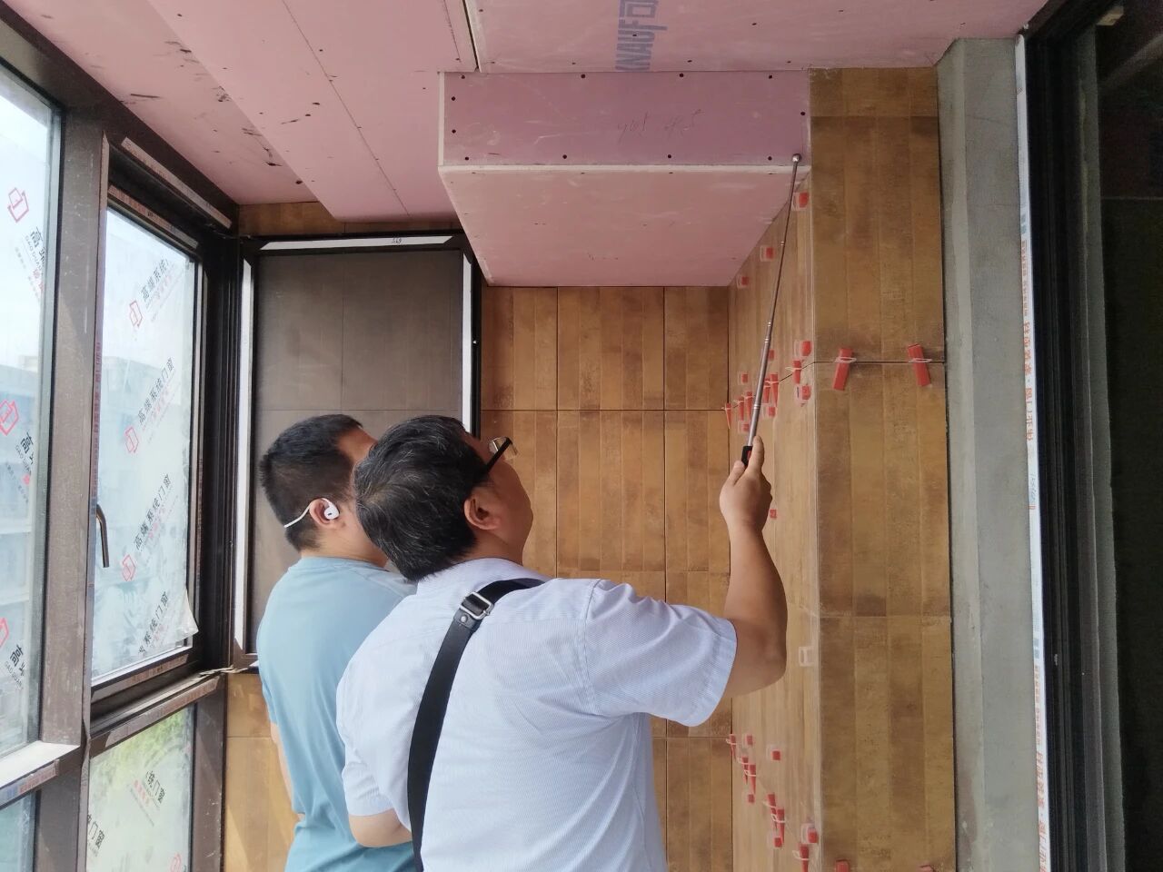 九月秋意漸濃，工地巡檢步履不停，只為兌現(xiàn)品質(zhì)承諾！04