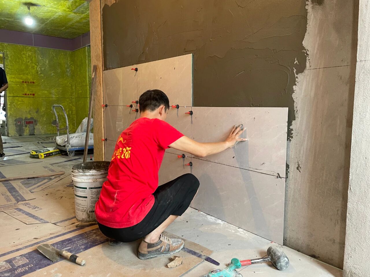 工地巡檢：雙節(jié)同慶，品質(zhì)同行，嚴把每一道工序，用心守護夢想家！12