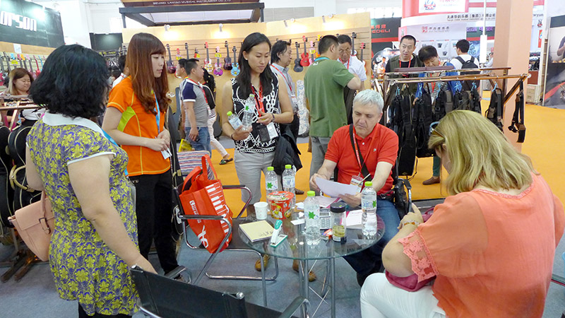 2014年金川樂(lè)器箱包應(yīng)邀參加北京樂(lè)器展覽會(huì)