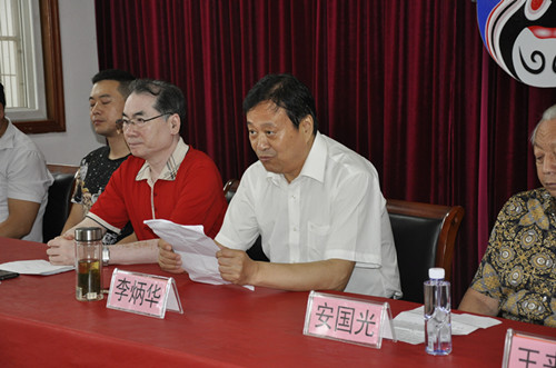 河北省票友協(xié)會(huì)主席李炳華發(fā)言